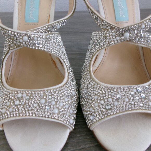 Betsey Johnson BAYLI Crystals and Pearls High Heels Shoes 6 White Open Toe - Picture 4 of 15